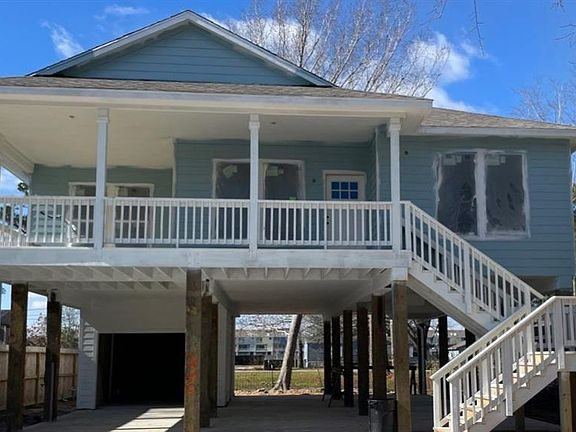 2nd image of 220 Lakeside Drive