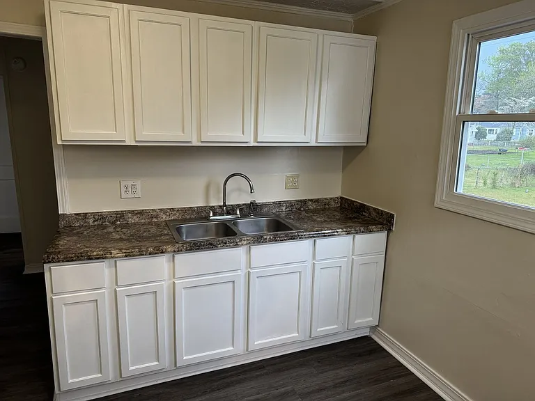 305 Miller Blvd — Photo 7