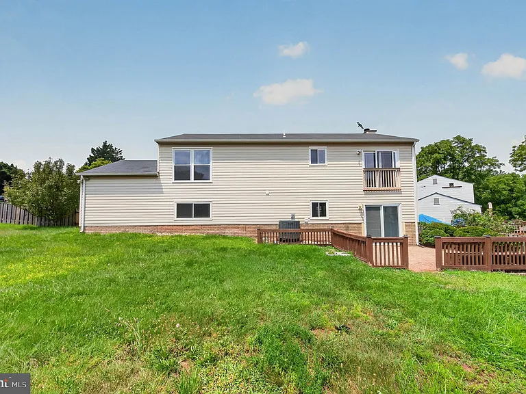 13296 Hollinger Ave — Photo 49