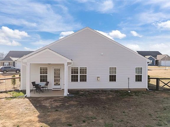 2nd image of 344 Altavista Dr