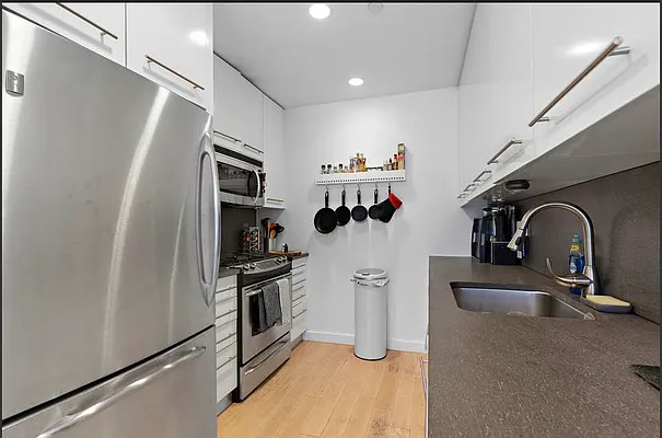 Sold by Nest Seekers International | media 8