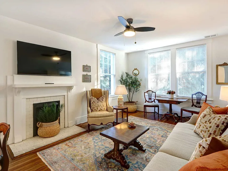 306 E Victory Dr #2-ID1369213P