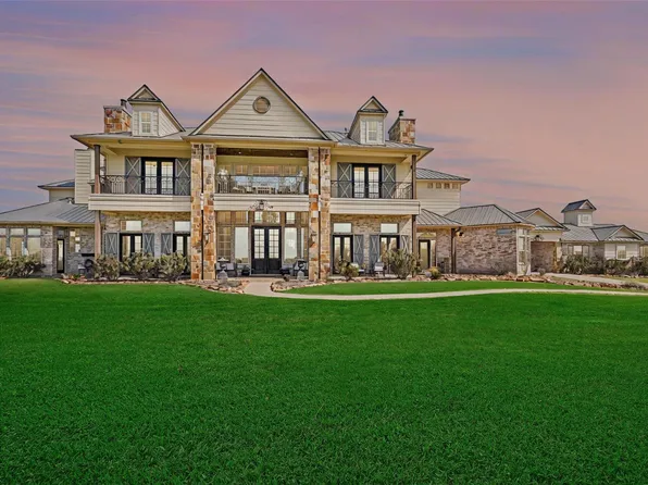 460 Bishop Rd, Huntsville, TX 77320