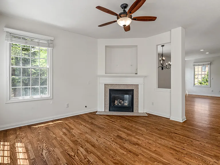 12735 Edgemont Way — Photo 18