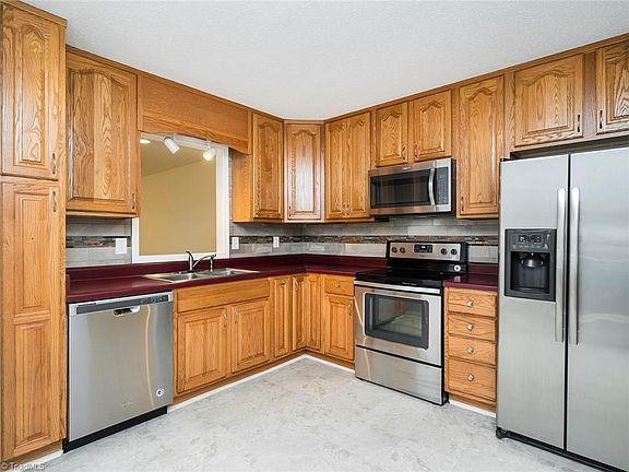 5th image of 3107 Woodlea Dr
