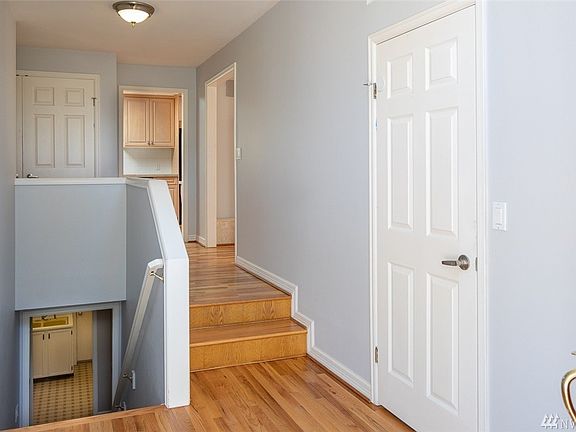 4th image of 9917 NE 16th Pl