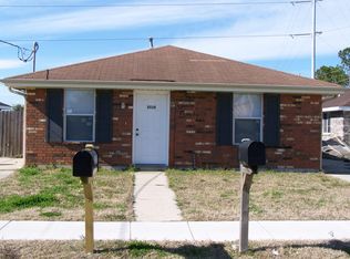 3520 Pakenham Dr, Chalmette, LA 70043