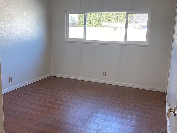 Bedroom 3 (master)