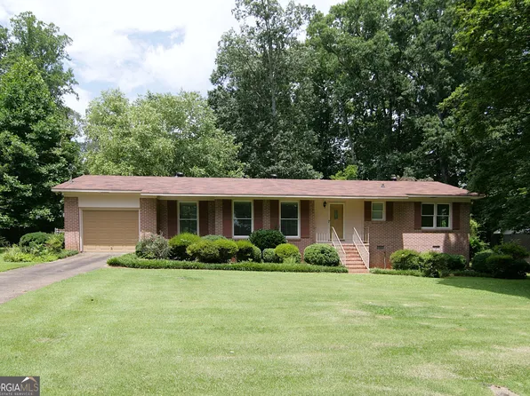 350 Laurel Ln, Lagrange, GA 30241