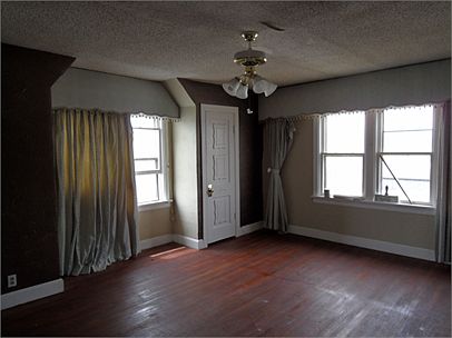 4th image of 1703 S Ong St