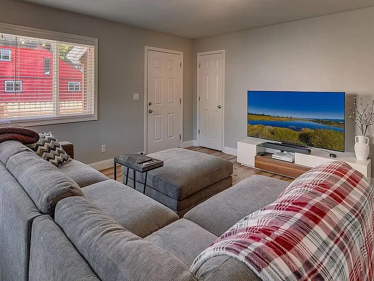 3689 Larch Ave #1 — Photo 6