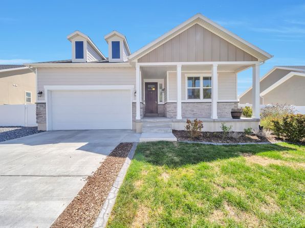 1916 E Rock Hollow Rd, Lake Point, UT 84074