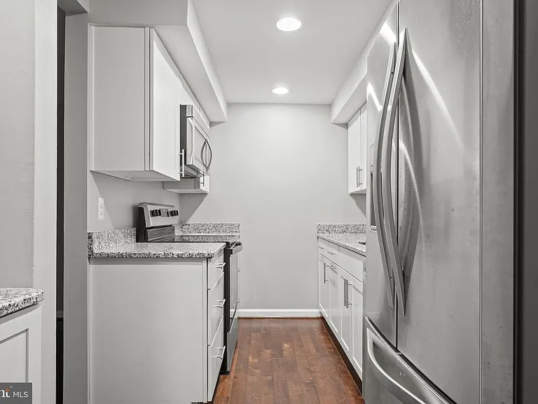 5863 Jacksons Oak Ct — Photo 8
