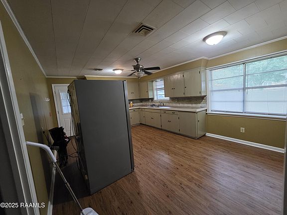 4th image of 119 Romero St