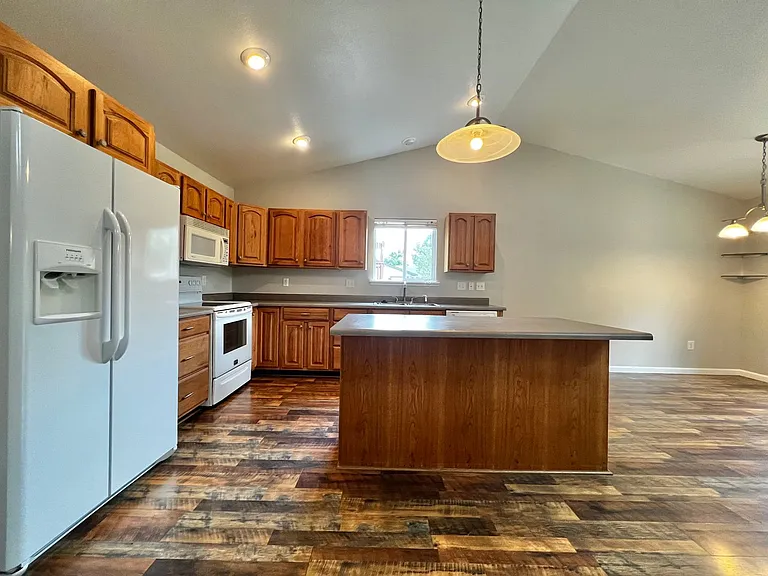 1065 S Edinburgh Dr — Photo 6