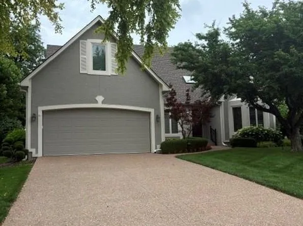 12605 Cedar St, Leawood, KS 66209