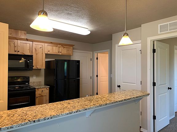 3rd image of 870 N Bluffwood Ln APT 11