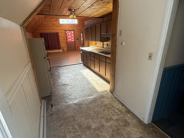 109 Pleasant St — Photo 5