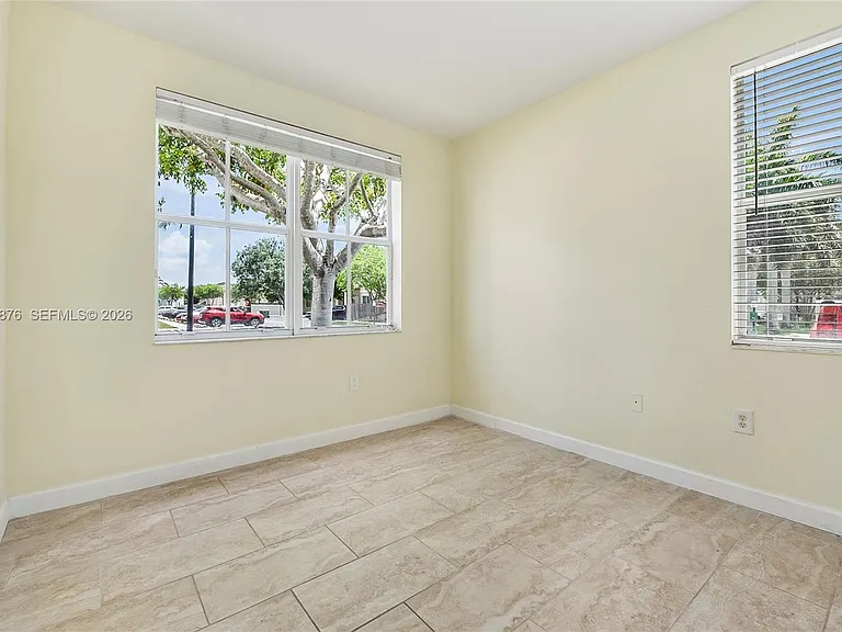 230 SE 29th Ave #1 — Photo 9