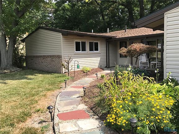 2nd image of 3444 E Lincolnshire Blvd