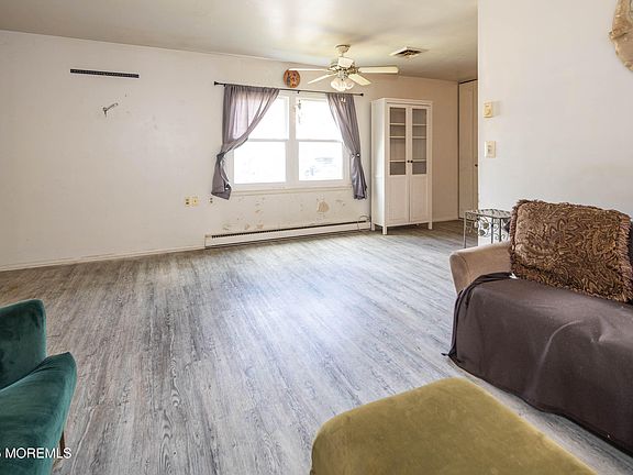 5th image of 670A New Castle Court