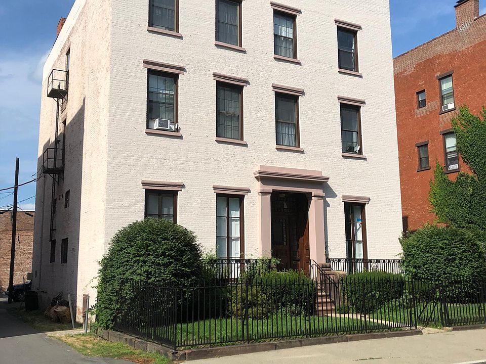 1st image of 250 Washington St Rear 2