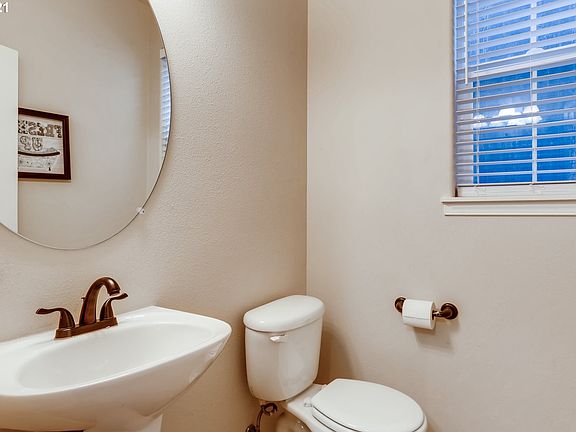 4th image of 1803 SE Harwell Way