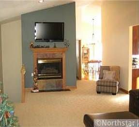 3rd image of 990 Acacia Dr