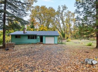 1153 Wards Creek Rd, Rogue River, OR 97537