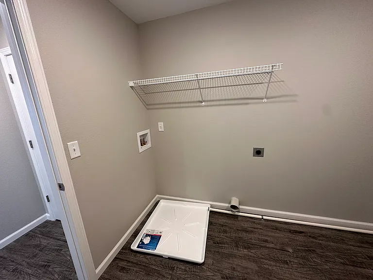 1 Hundred West Apartments — Photo 14