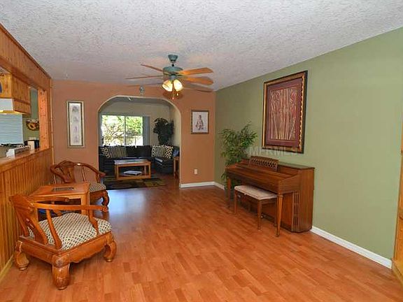 5th image of 106 Suffolk Ct