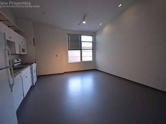 3rd image of 135 E Berkeley St #507