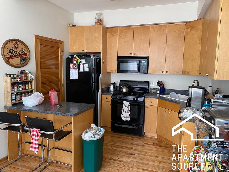 1st image of 1446 N Leavitt St #2W