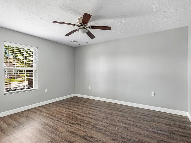 520 E Defee Ave — Photo 16