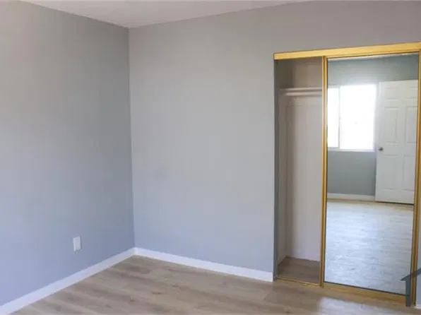 1074 W 56th St, Los Angeles, CA 90037