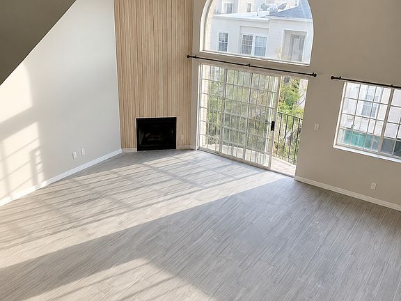 4th image of 12130 Ohio Ave APT 301
