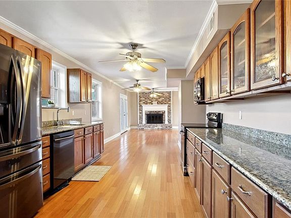 3rd image of 22 Maurepas Ln