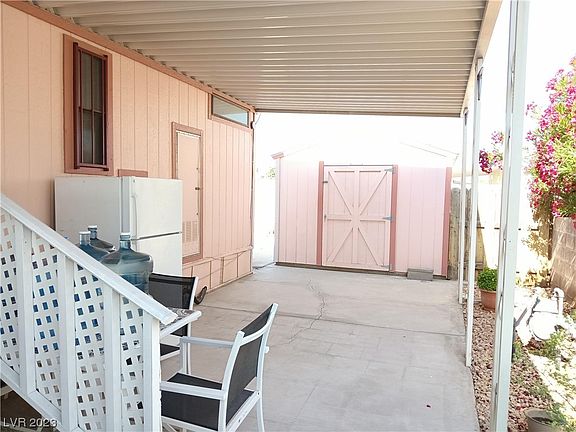 4th image of 3671 Gulf Shores Dr