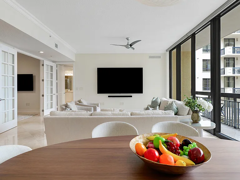 701 S Olive Ave #1706 — Photo 3
