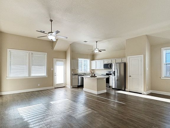 5th image of 227 Dudley Way