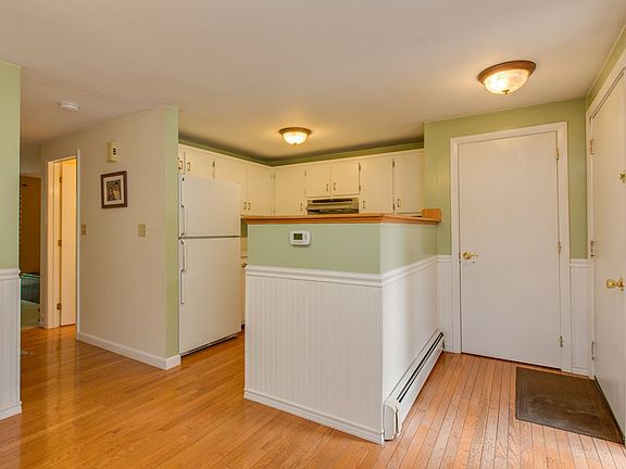 3rd image of 33 Valencia Dr #33