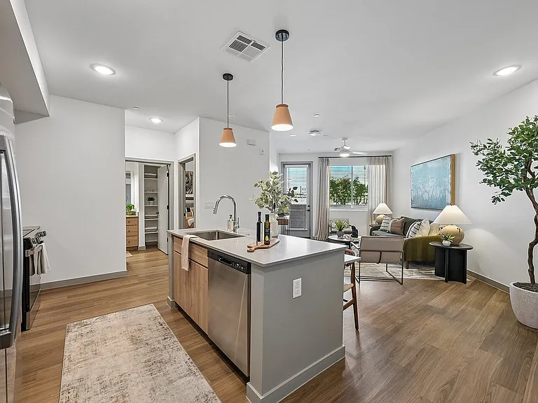 Kitchen/Living