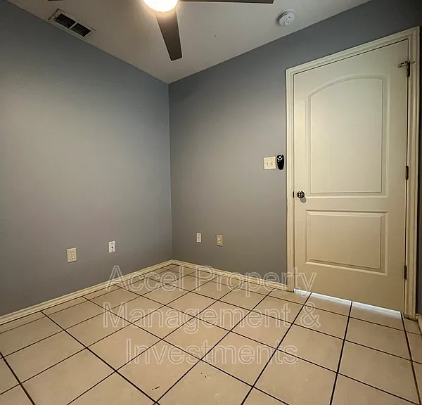 1522 W Nolana Ave #A — Photo 7
