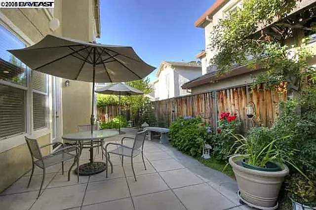 5838 Shadow Hill Dr — Photo 8