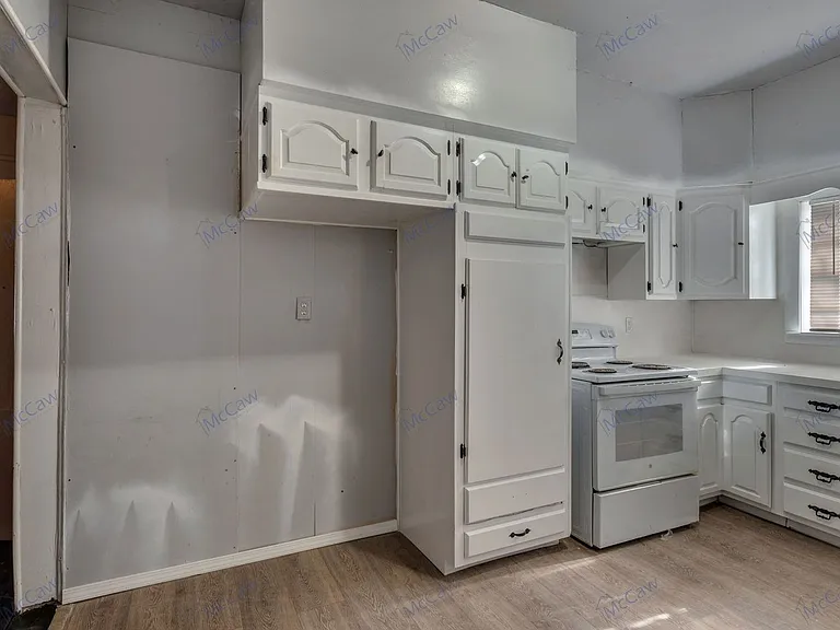 1209 Gladiolus St — Photo 10