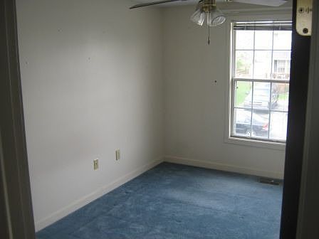 4th image of 102 Tulip Ct