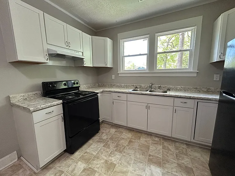 1002 S 10th St — Photo 6