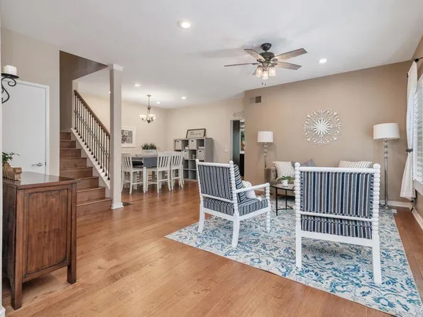 1764 N Willowspring Dr, Encinitas, CA 92024