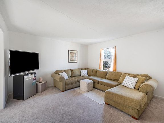 5th image of 6016 Sunderland Pl