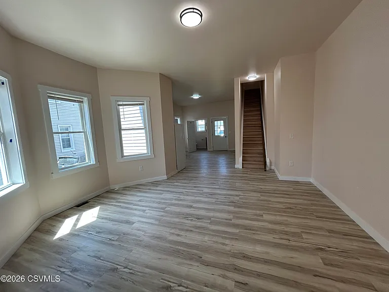 940 Reagan St — Photo 5